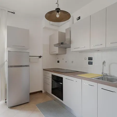 Guesthost - Rogoredo Cozy Flat With Garden * Mailand