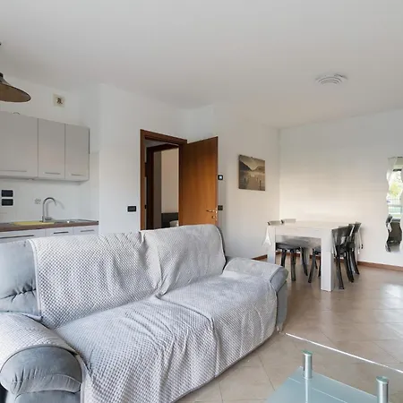 Apartment Guesthost - Rogoredo Cozy Flat With Garden Mailand