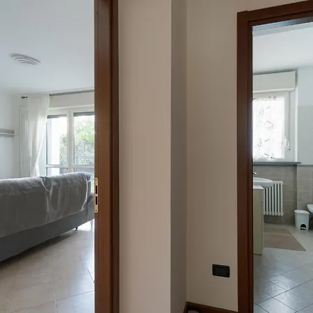 Guesthost - Rogoredo Cozy Flat With Garden Apartment *